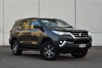 Toyota Fortuner 2020 photo 3