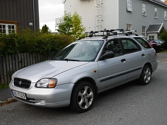 Suzuki Baleno 1999 photo 4