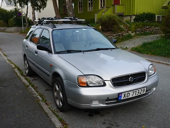 Suzuki Baleno 1999 photo 5