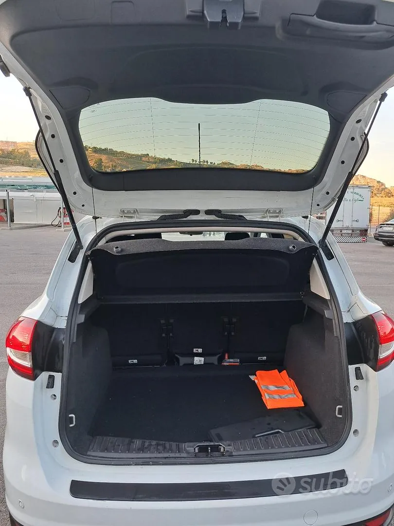 Ford C-Max 2016 photo 4