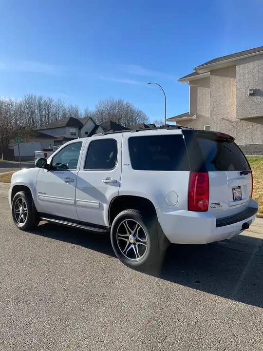 GMC Yukon 2013 photo 3