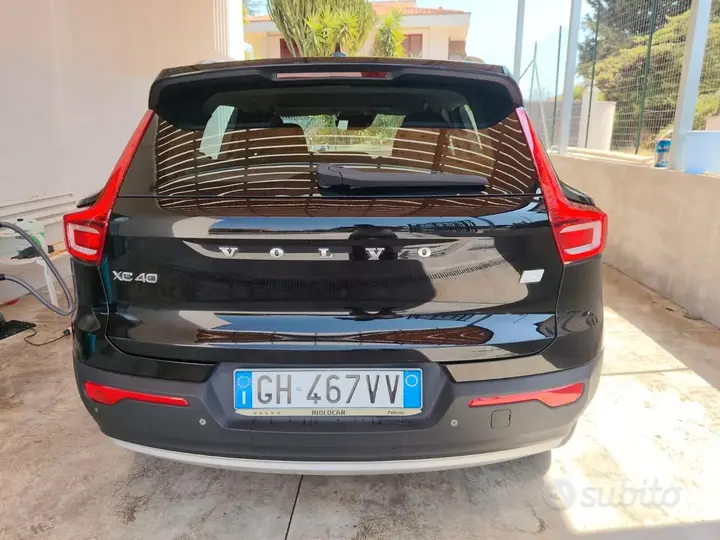 Volvo Xc40 2022 photo 2