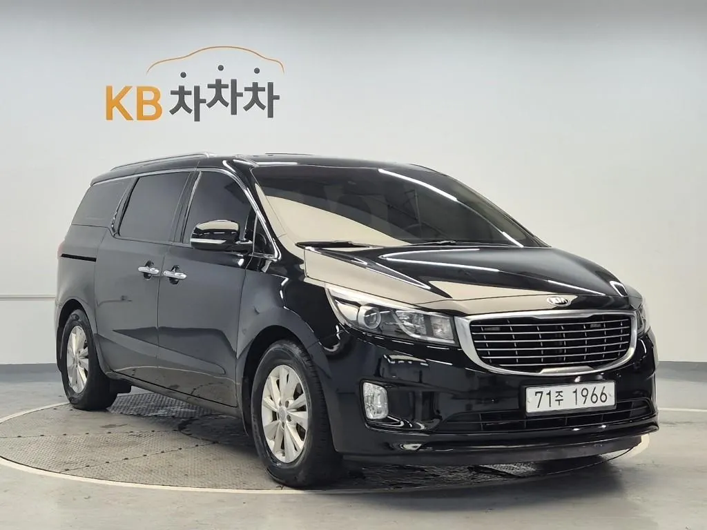 Kia Carnival 2017 photo 4