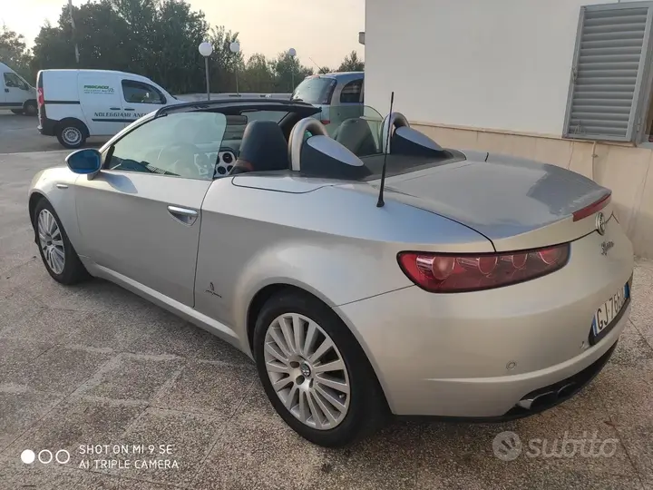 Alfa Romeo Spider 2007 photo 2