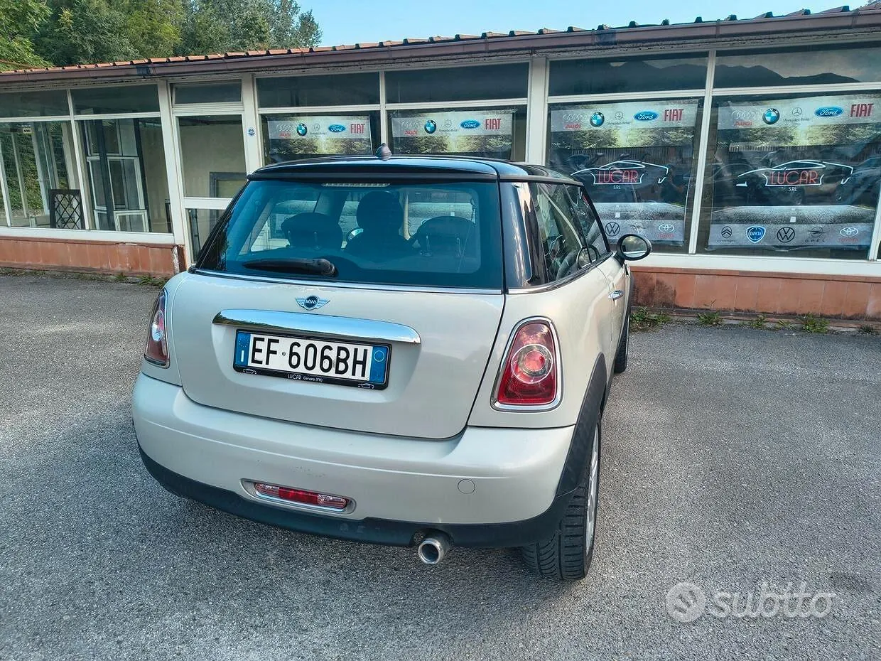Mini Cooper 2010 photo 4
