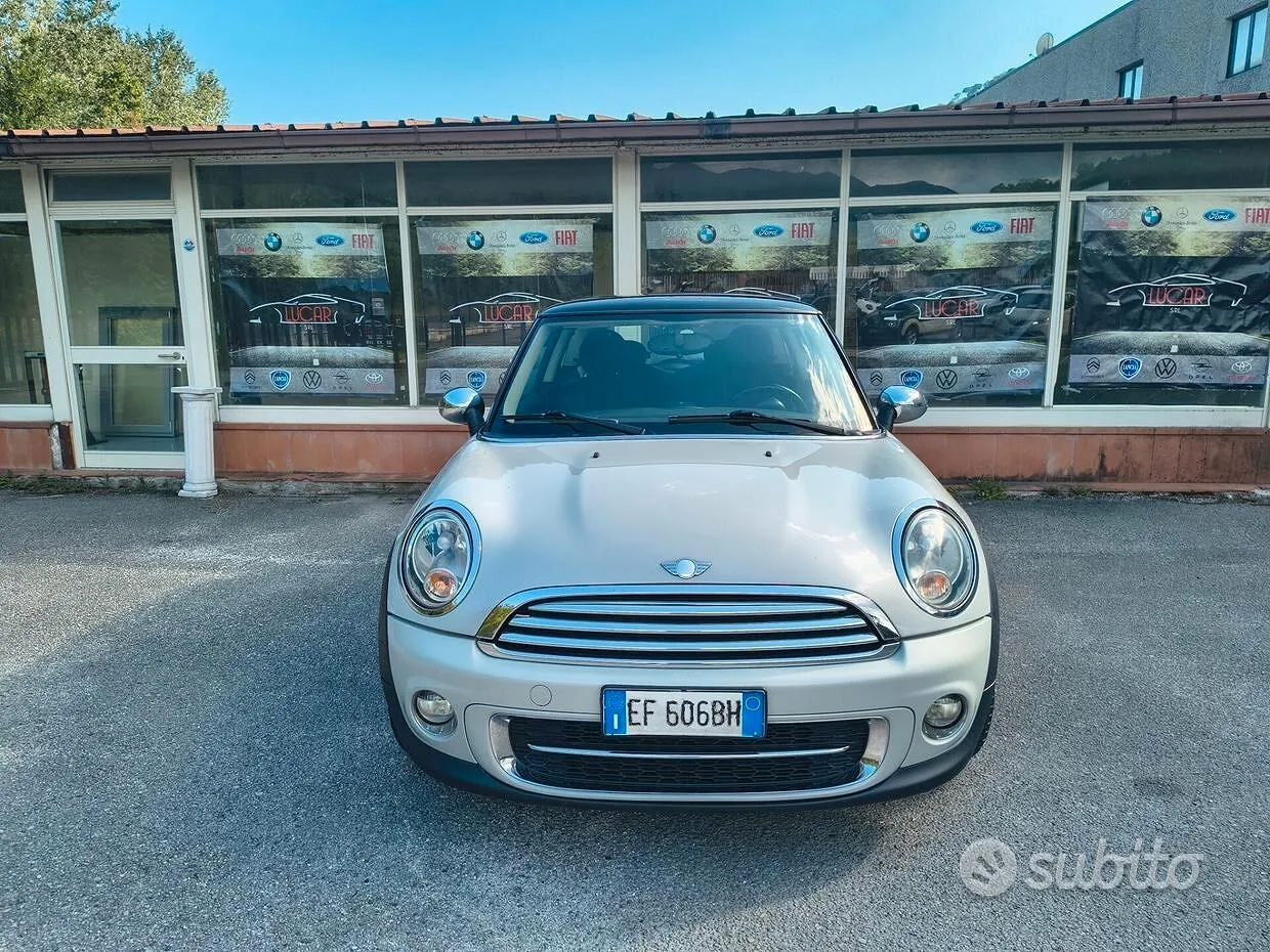 Mini Cooper 2010 photo 2