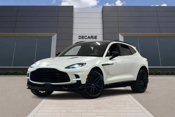 Aston Martin Dbx707
