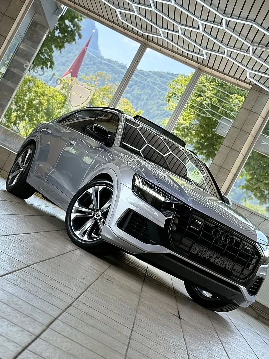 Audi Q8 2021 photo 2