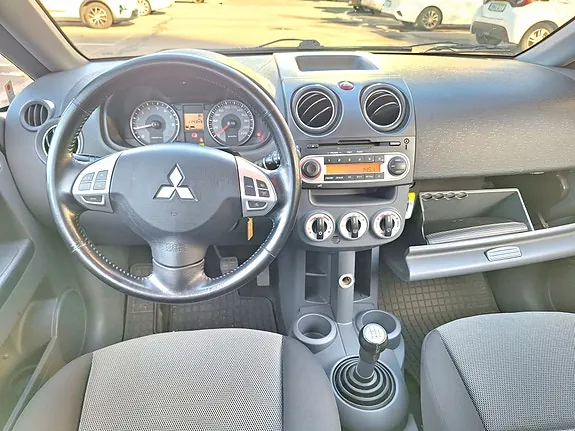 Mitsubishi Colt 2010 photo 5