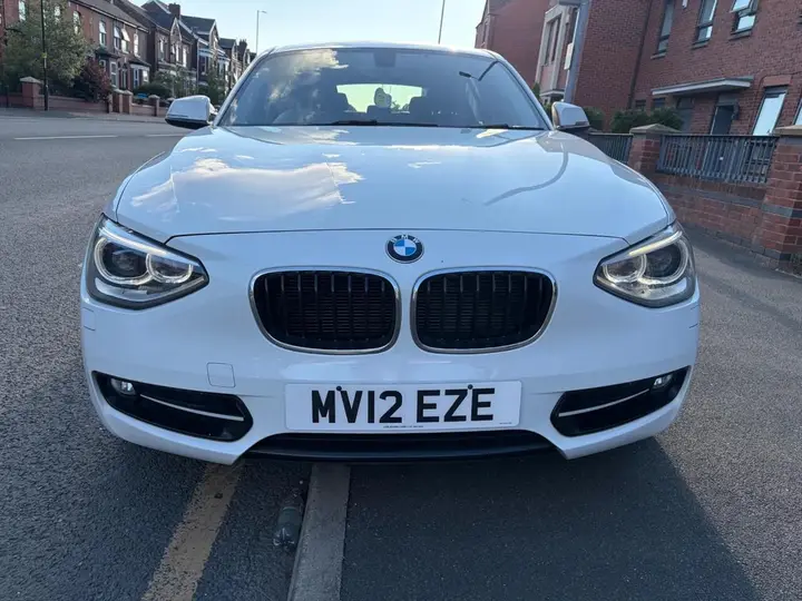 BMW 1 Series 2012 photo 2
