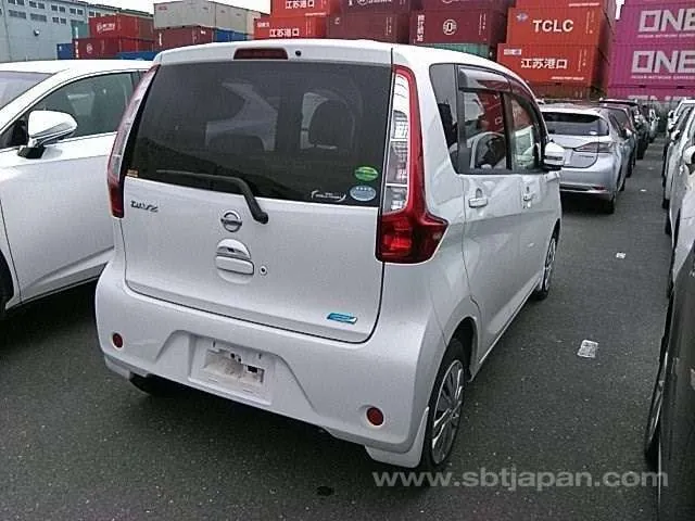 Nissan Dayz 2013 photo 4