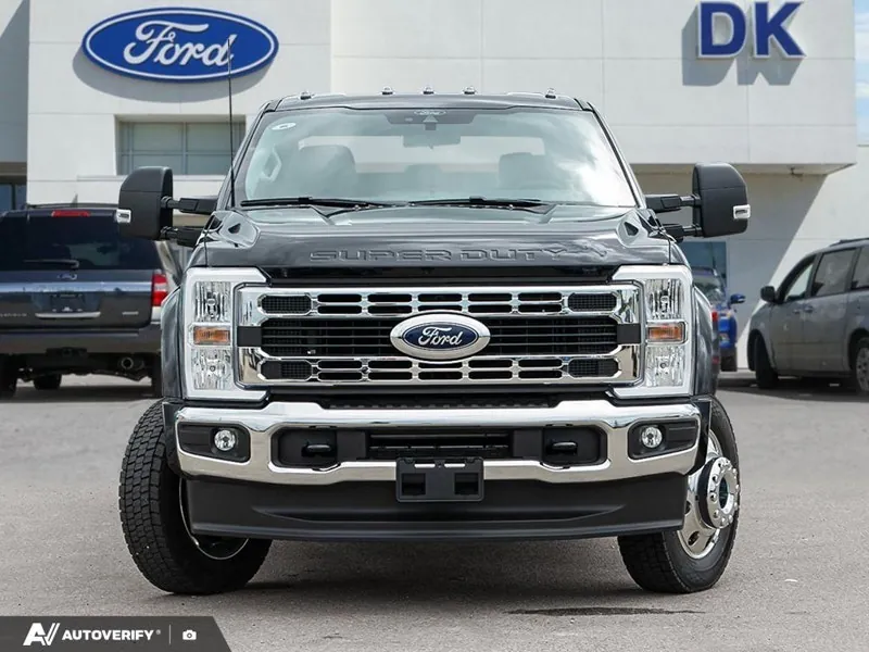 Ford F-450 2026 photo 2