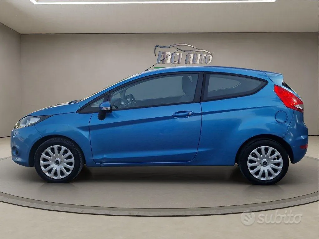 Ford Fiesta 2010 photo 2