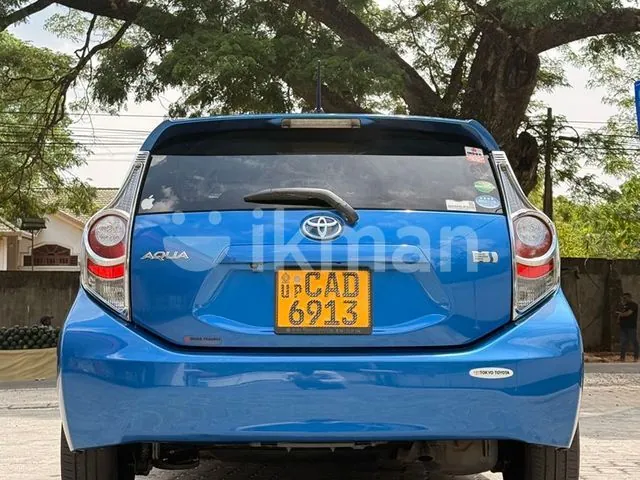 Toyota Aqua 2013 photo 4