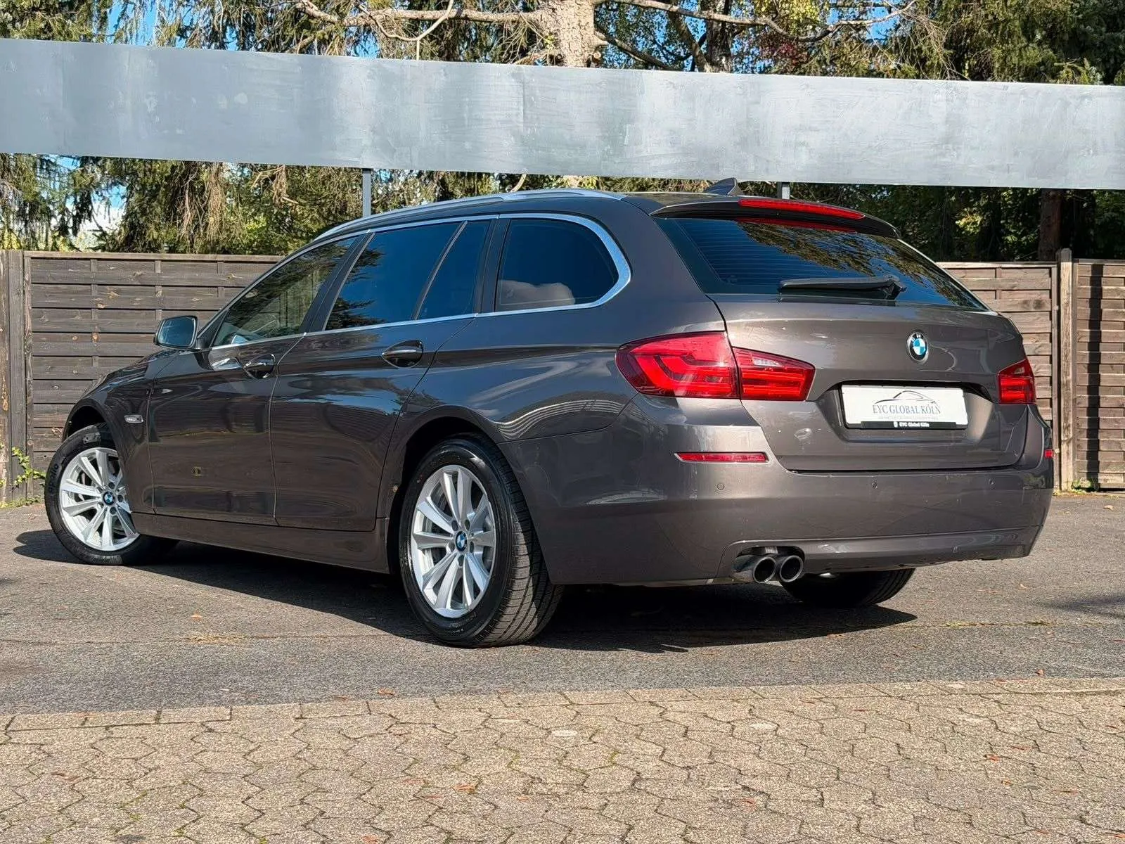 BMW 520 I Touring 2013 photo 4