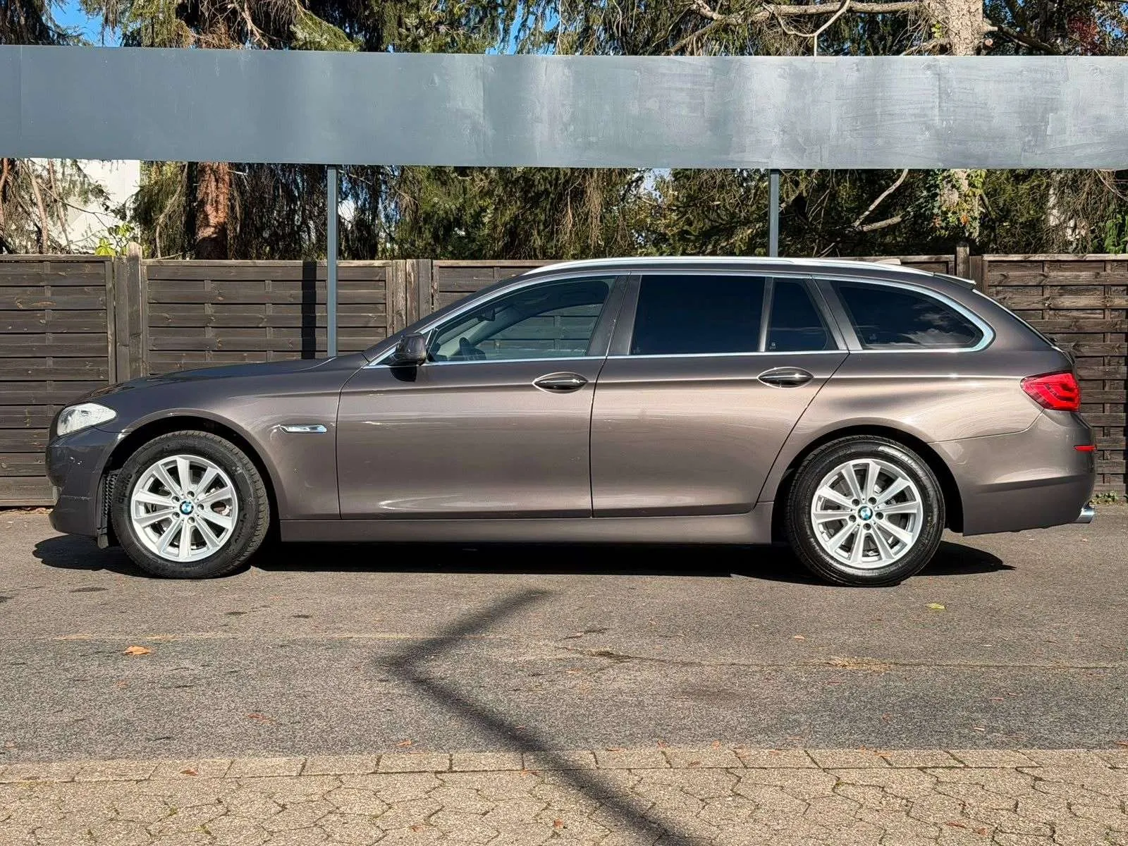 BMW 520 I Touring 2013 photo 5