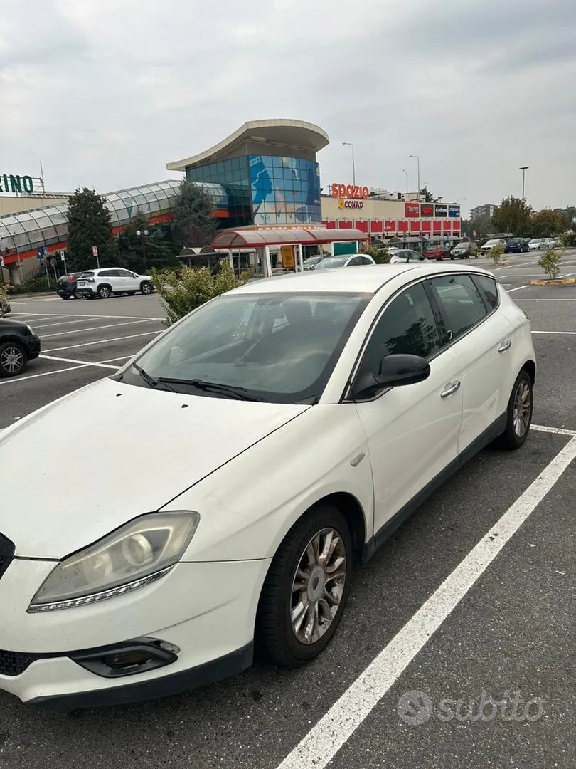 Lancia Delta 2010 photo 2