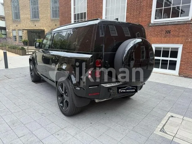 Land Rover Defender 2026 photo 4