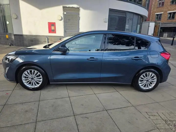 Ford Focus 2020 photo 4