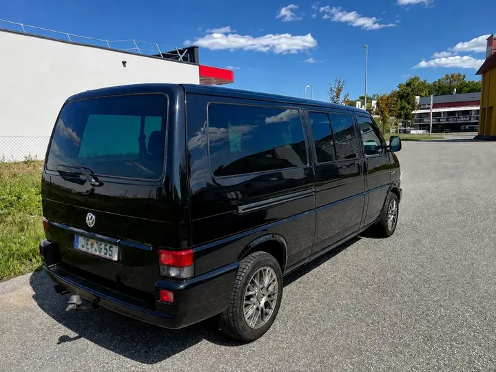 Volkswagen Caravelle 2002 photo 2