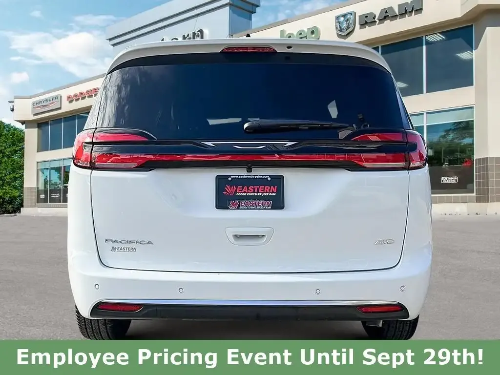 Chrysler Pacifica 2027 photo 4