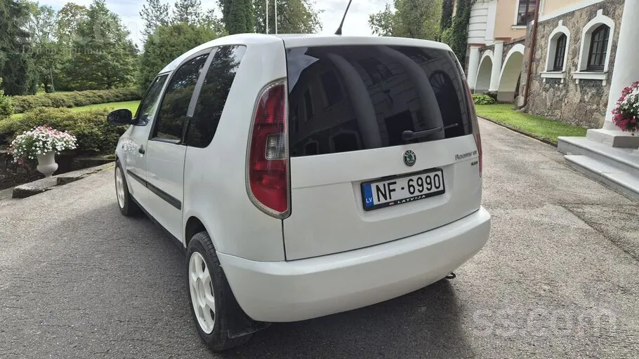 Skoda Roomster 2012 photo 4