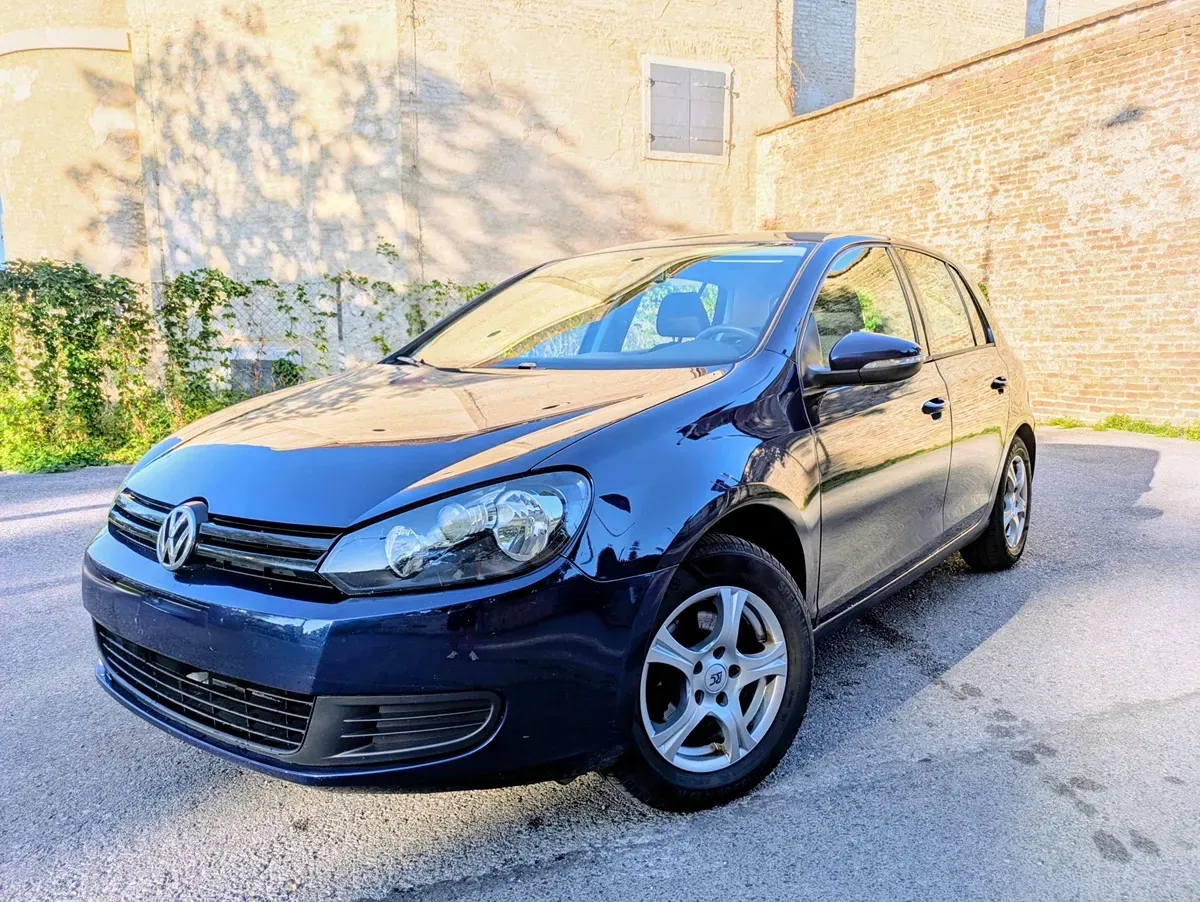 Volkswagen Golf 2010 photo 2
