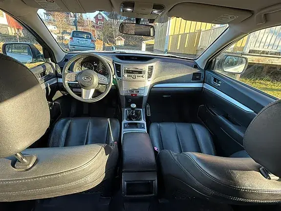Subaru Outback 2011 photo 5