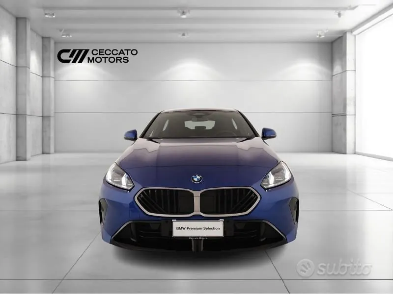 BMW 1 Series 2025 photo 2