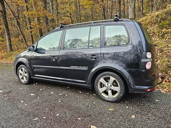 Volkswagen Touran 2010 photo 3