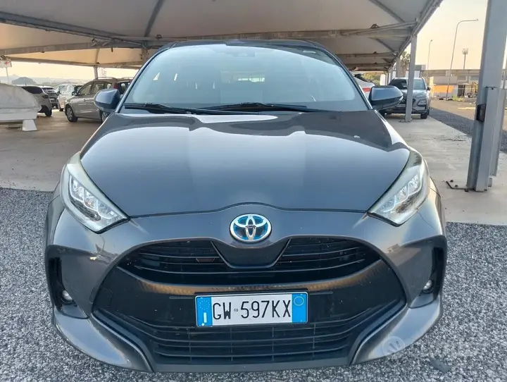 Toyota Yaris 2021 photo 2