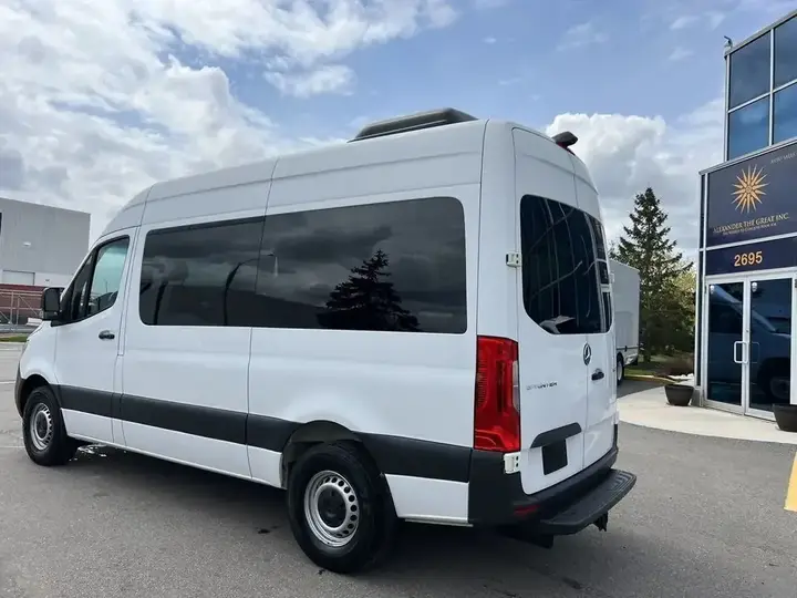 Mercedes-Benz Sprinter Van 2019 photo 4
