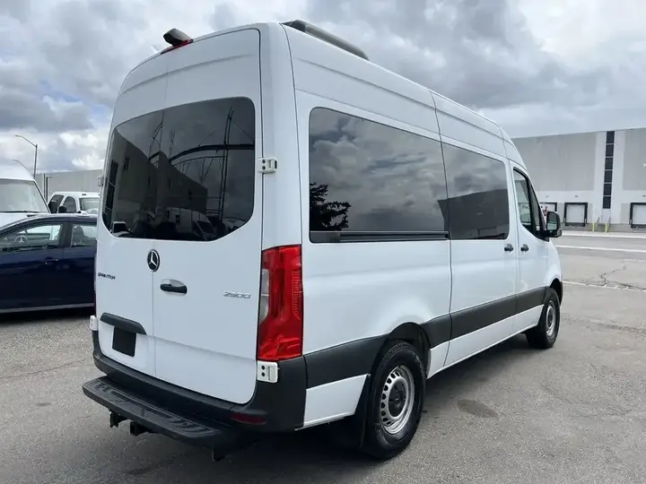 Mercedes-Benz Sprinter Van 2019 photo 5