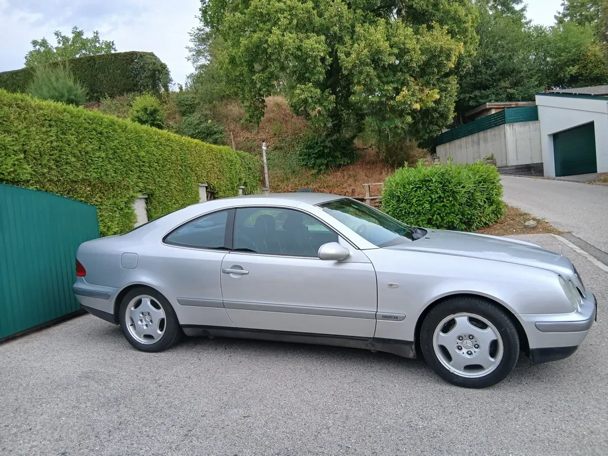 Mercedes-Benz Clk-Class 1999 photo 3