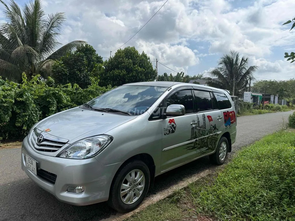 Toyota Innova 2009 photo 5