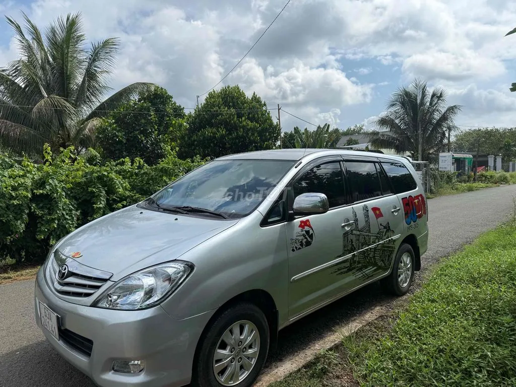 Toyota Innova 2009 photo 2