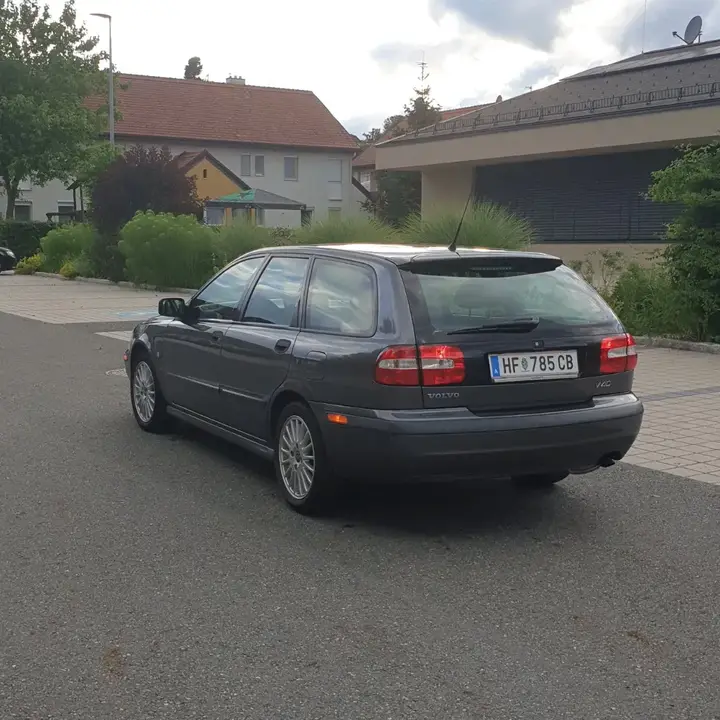 Volvo V40 2001 photo 3