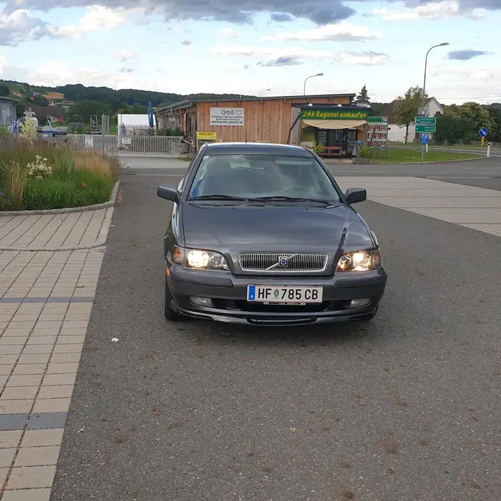 Volvo V40 2001 photo 2