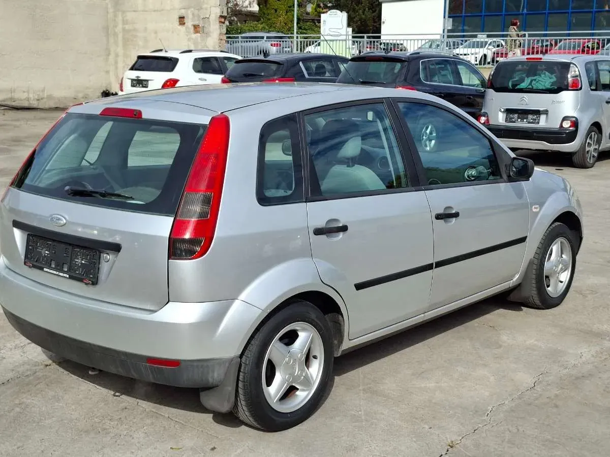 Ford Fiesta 2003 photo 3