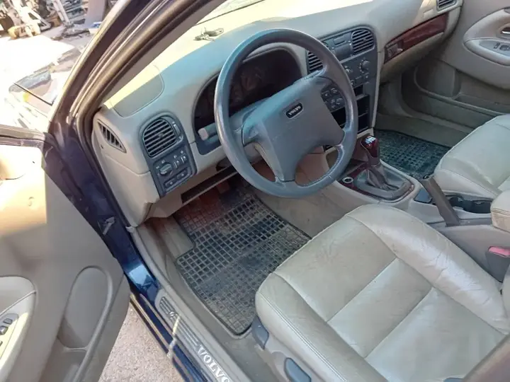 Volvo V40 2002 photo 3