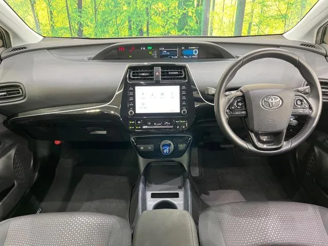 Toyota Prius 2021 photo 2