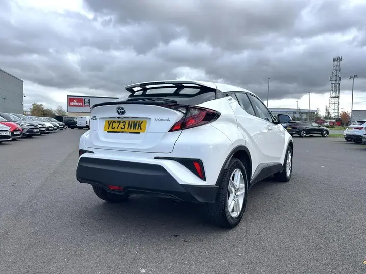 Toyota C-Hr 2023 photo 3