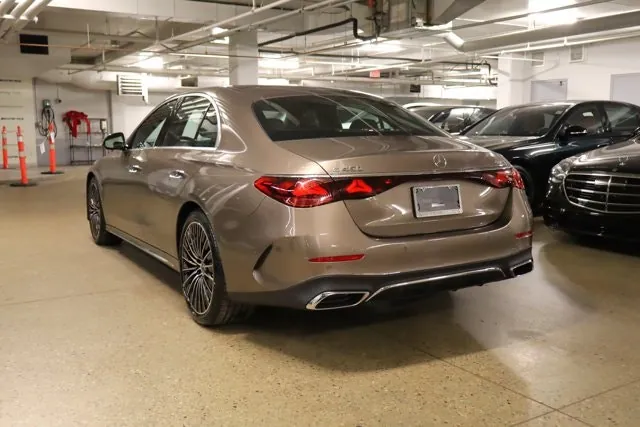 Mercedes-Benz E-Class 2026 photo 5
