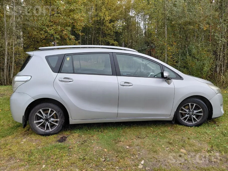 Toyota Verso 2013 photo 3