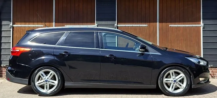 Ford Focus 2015 photo 2