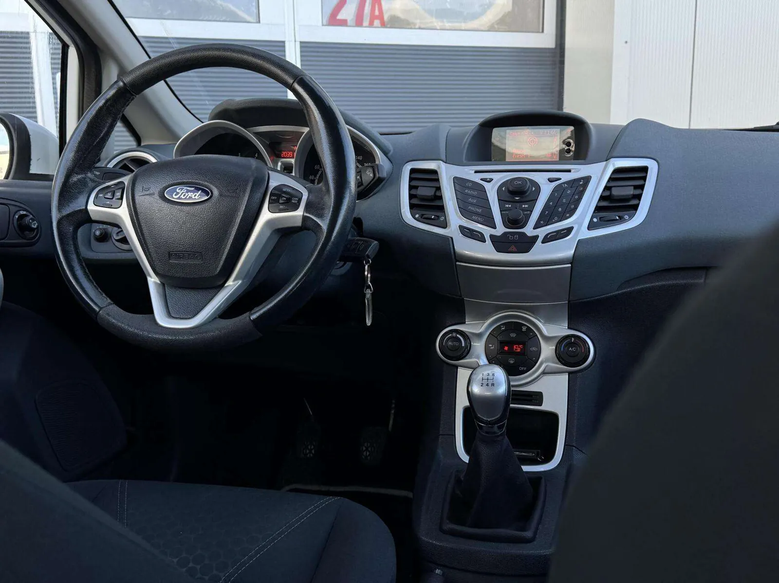 Ford Fiesta 2010 photo 3