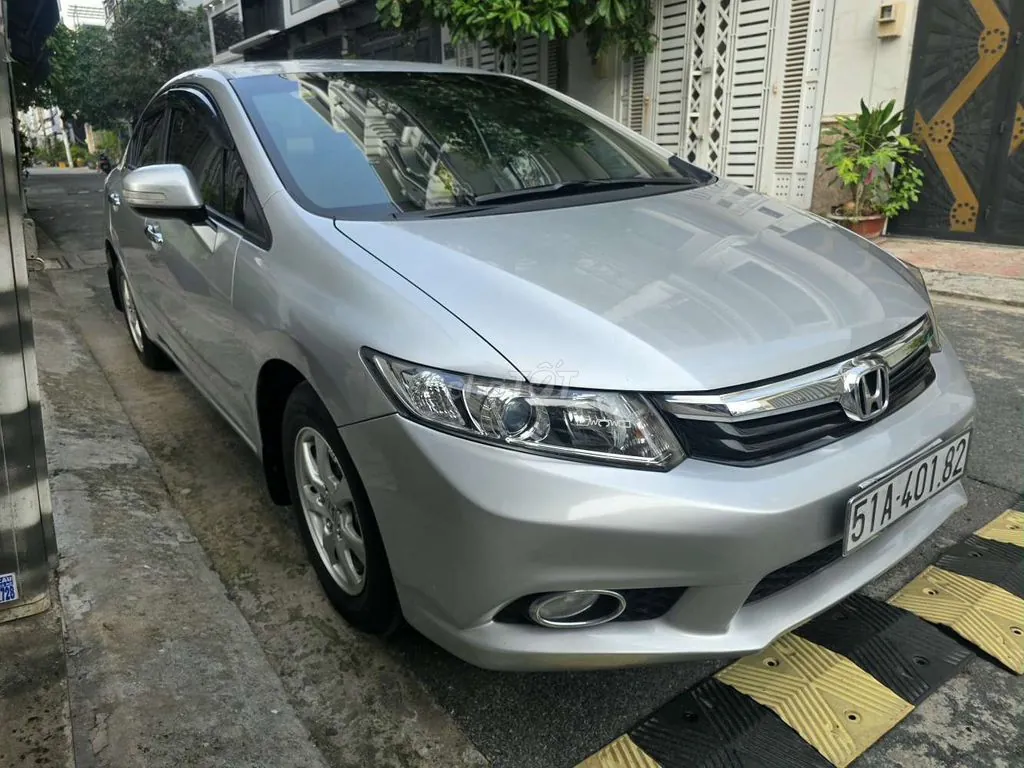 Honda Civic 2012 photo 2
