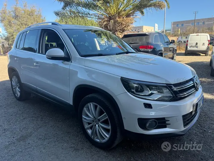 Volkswagen Tiguan 2012 photo 2