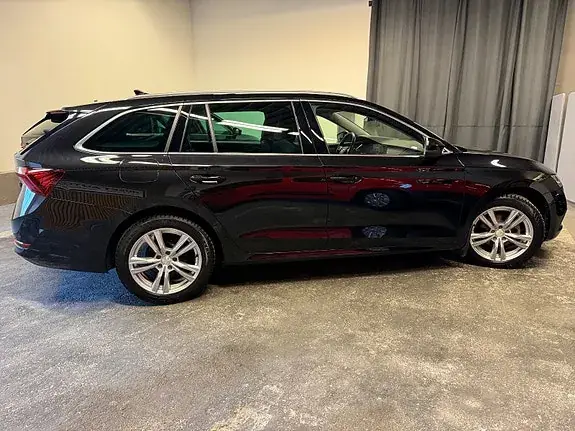 Skoda Octavia 2023 photo 4
