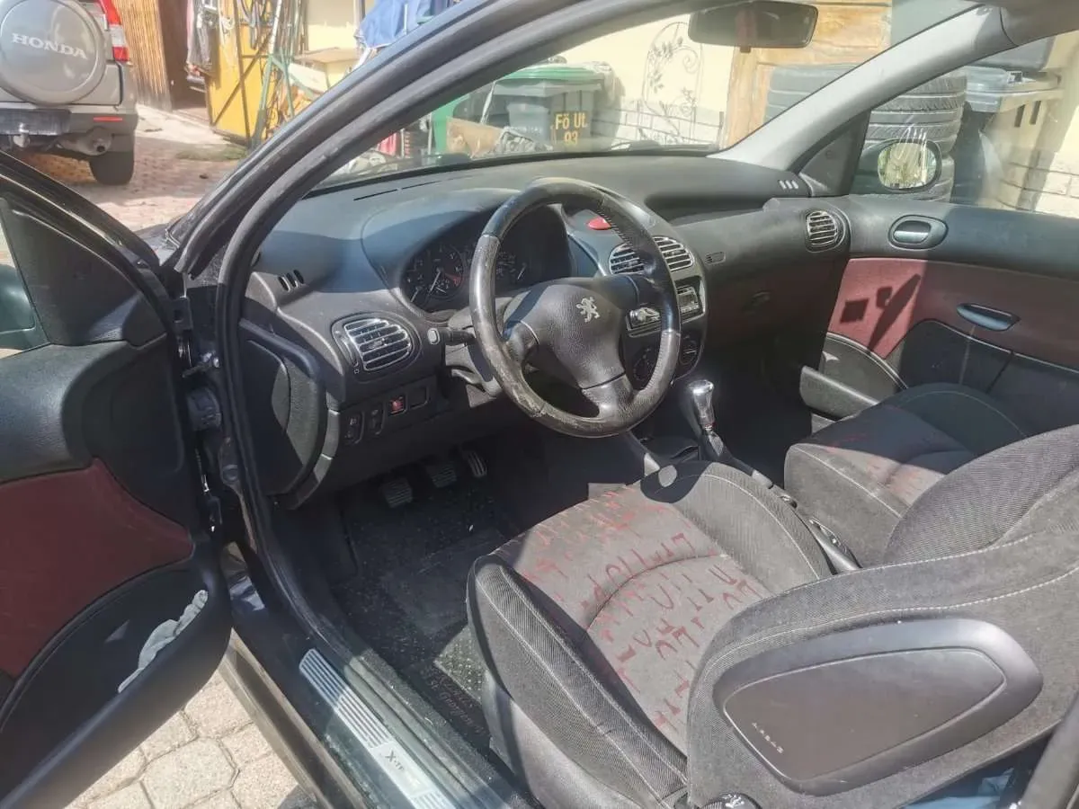 Peugeot 206 2001 photo 3